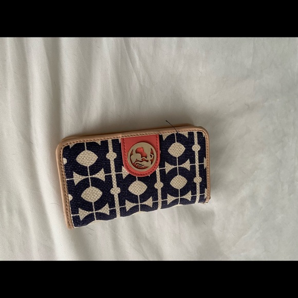 White and tan wallet - Picture 1 of 3